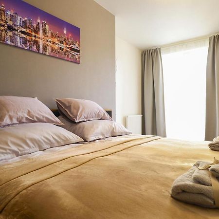 Apartments / 10 Min From Center / O2 Arena Prague Luaran gambar