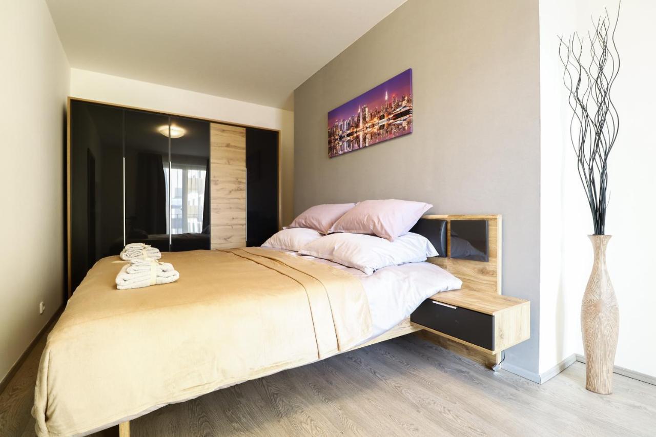 Apartments / 10 Min From Center / O2 Arena Prague Luaran gambar