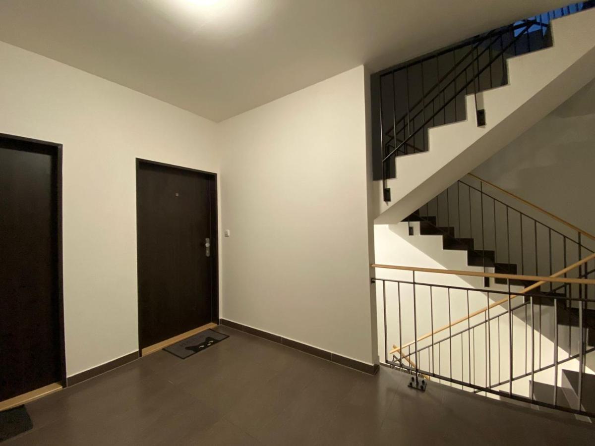 Apartments / 10 Min From Center / O2 Arena Prague Luaran gambar