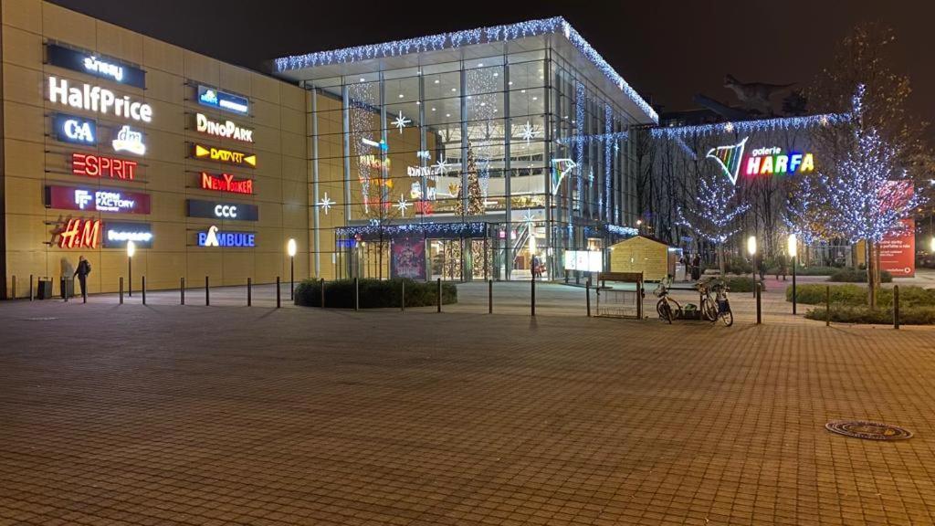 Apartments / 10 Min From Center / O2 Arena Prague Luaran gambar