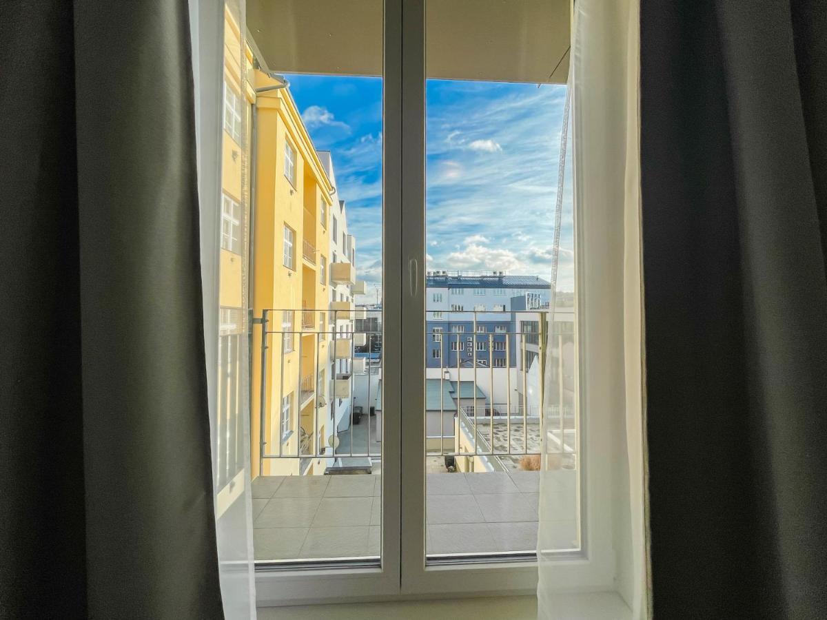 Apartments / 10 Min From Center / O2 Arena Prague Luaran gambar